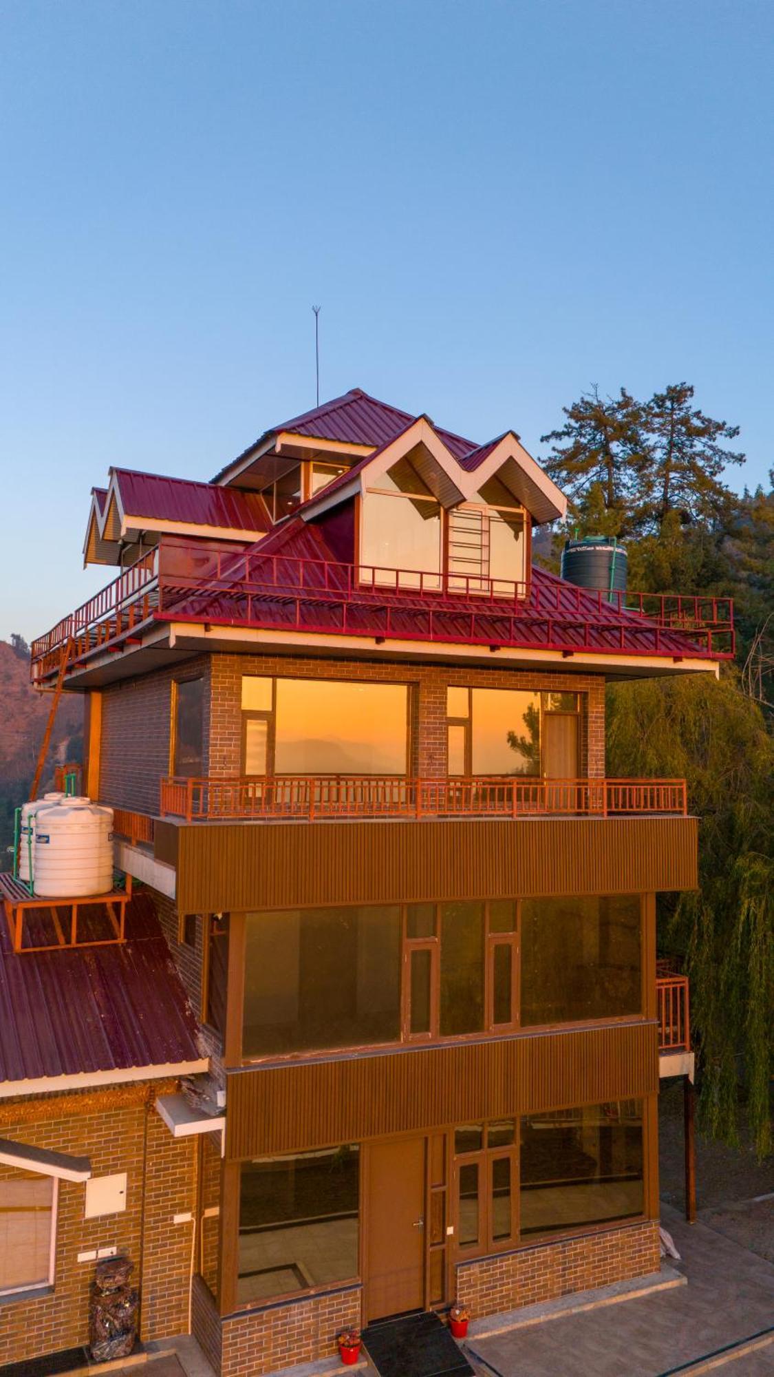 Holiday home Alaya Lafu House Hearth With Hill Views Shimla