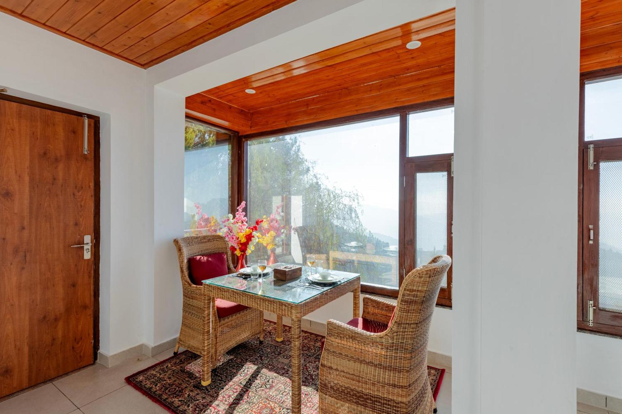 Alaya Lafu House Hearth With Hill Views Shimla