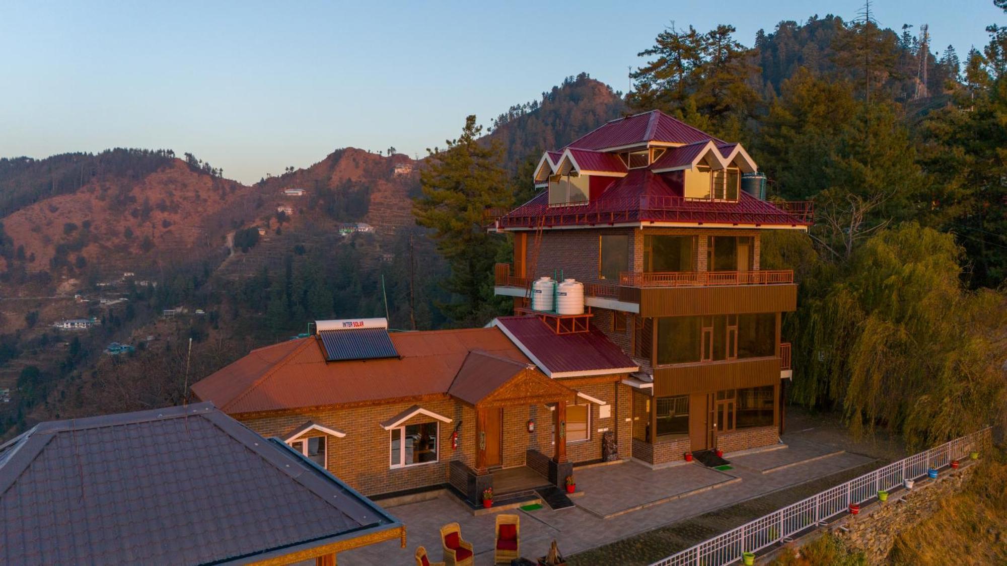 Alaya Lafu House Hearth With Hill Views * Shimla