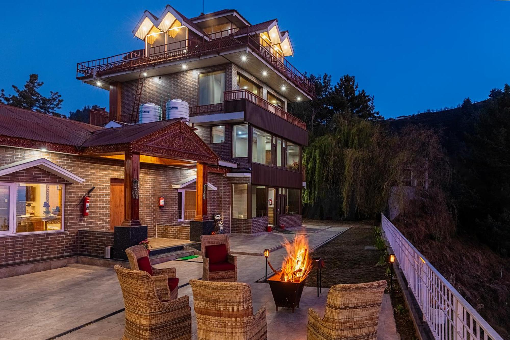 Holiday home Alaya Lafu House Hearth With Hill Views Shimla