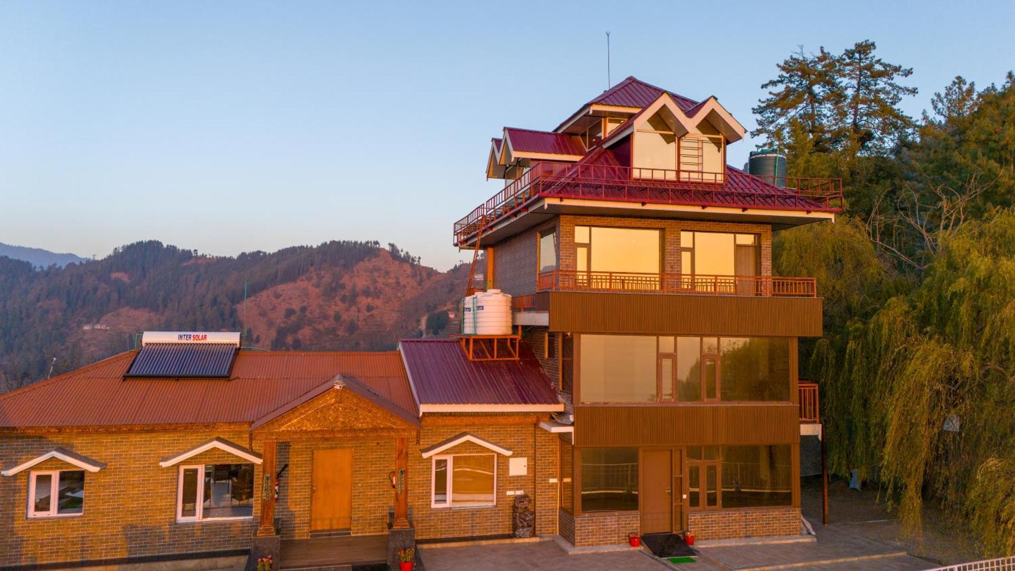 Alaya Lafu Woodscave With Attic & Hill Views Villa Shimla