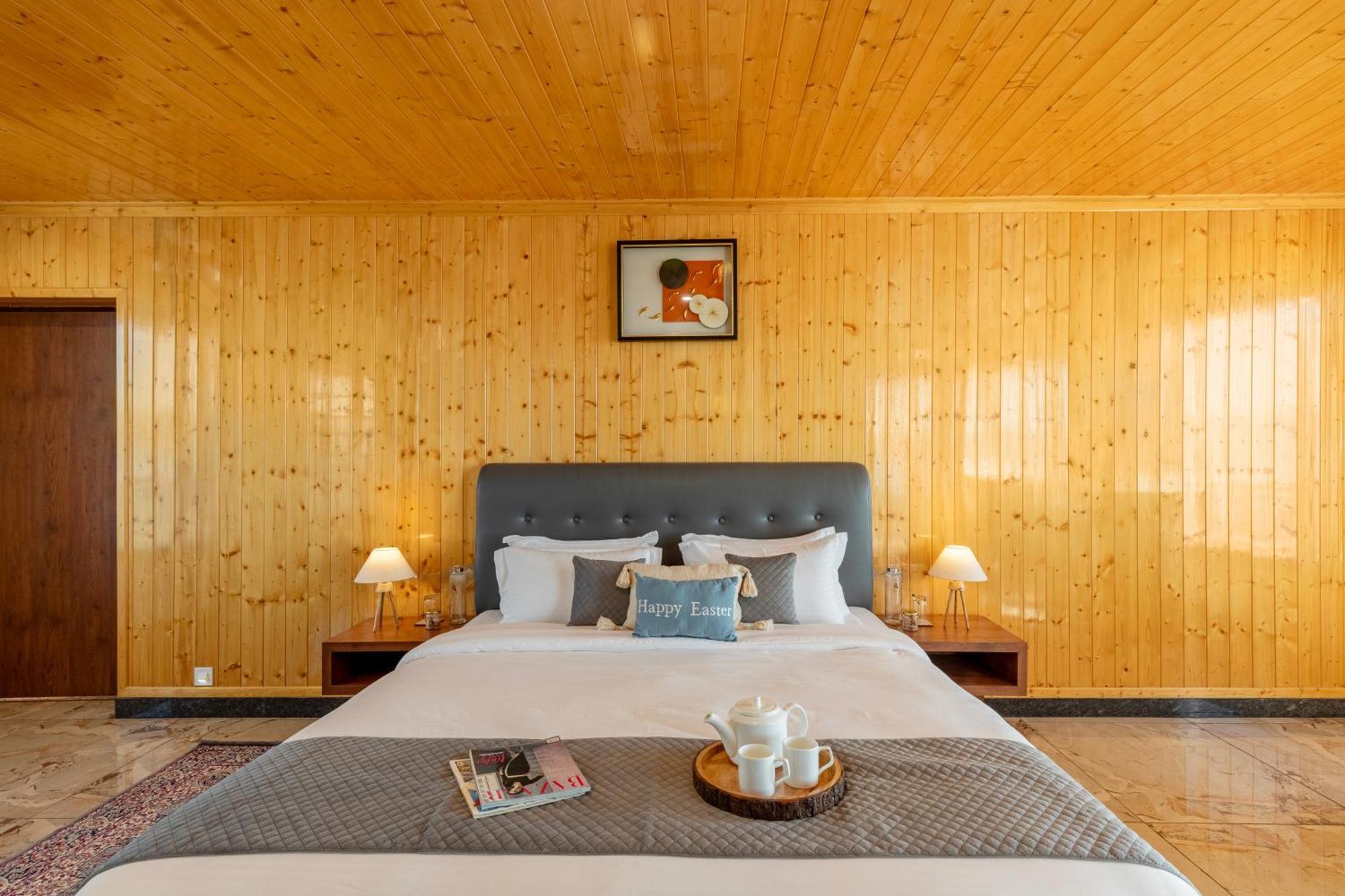 Alaya Lafu Woodscave With Attic & Hill Views Shimla