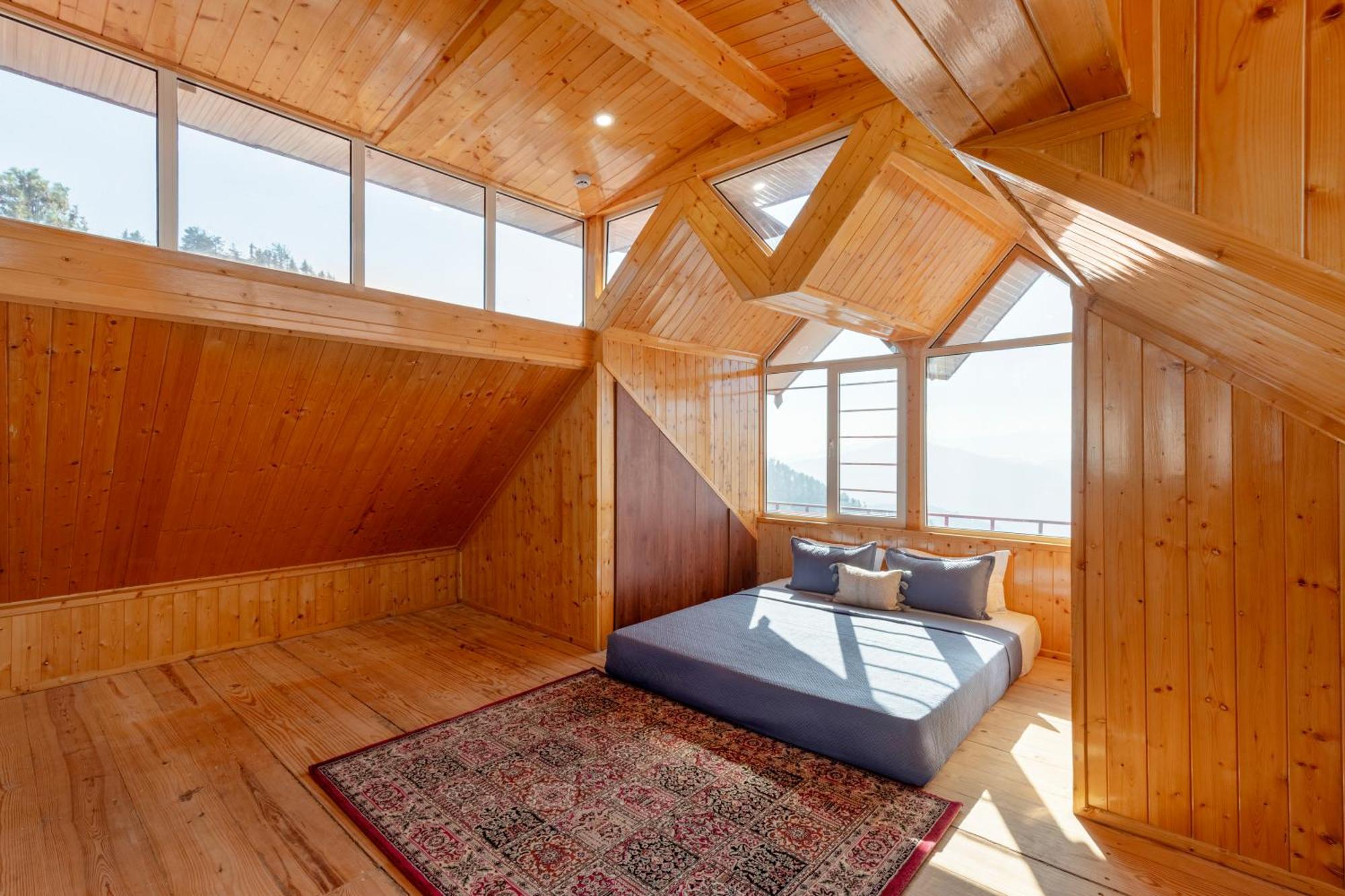 Villa Alaya Lafu Woodscave With Attic & Hill Views