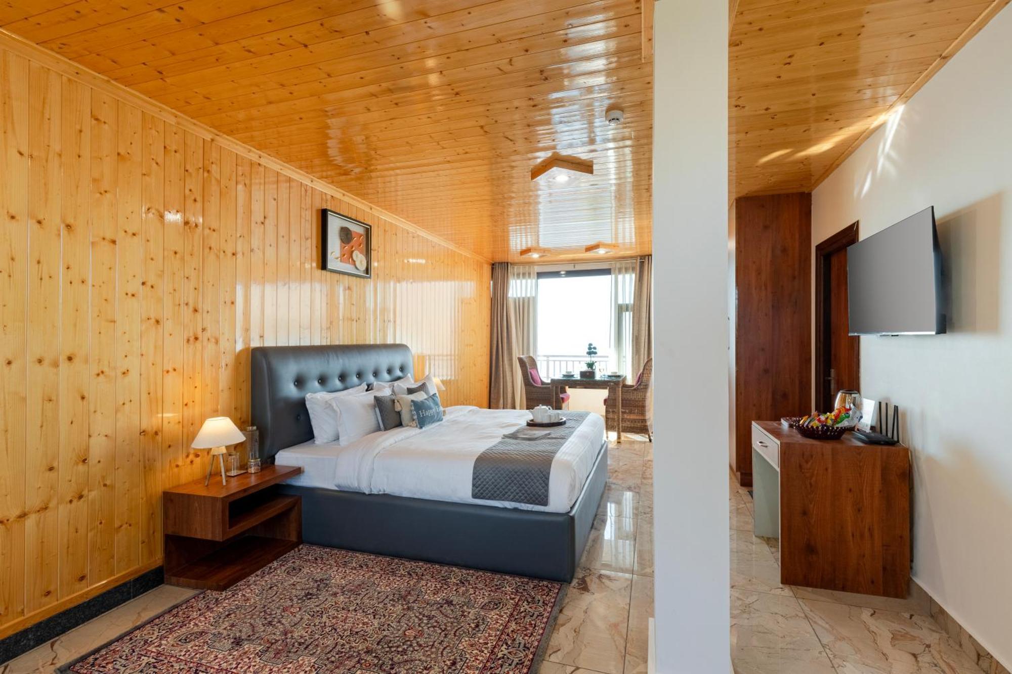 Villa Alaya Lafu Woodscave With Attic & Hill Views