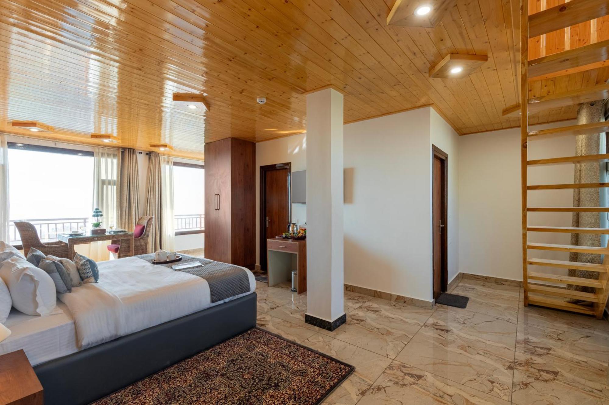 Villa Alaya Lafu Woodscave With Attic & Hill Views *