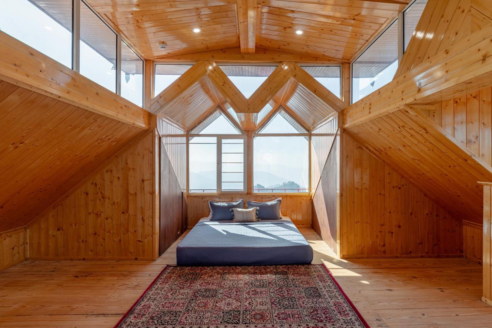 Alaya Lafu Woodscave With Attic & Hill Views * Shimla