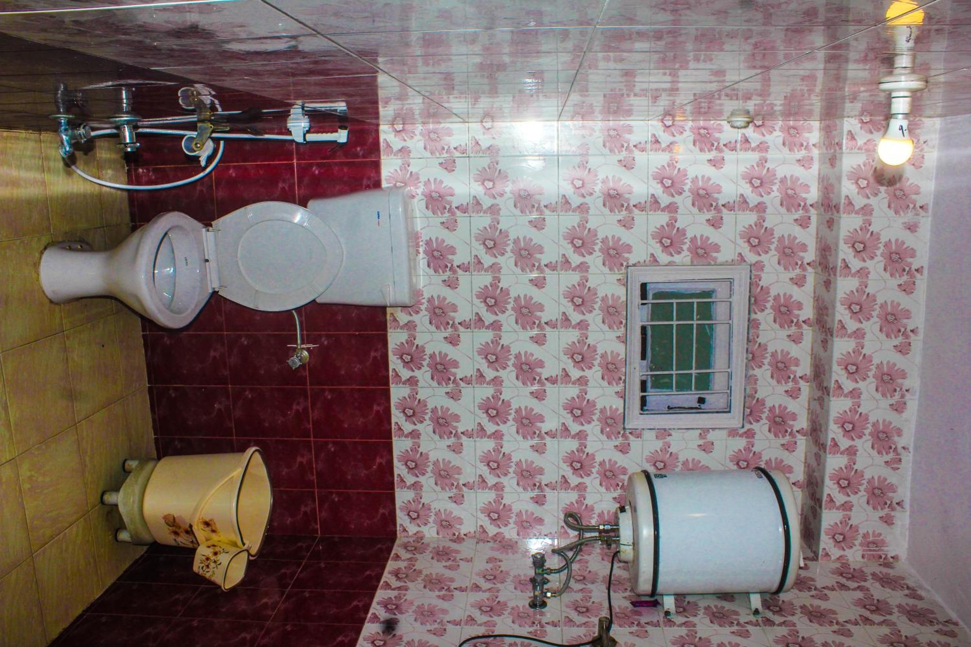 Deepwoods Hotel 2*