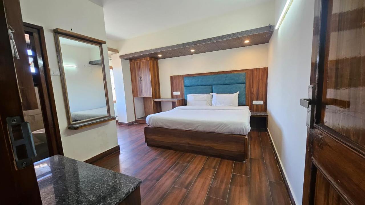 The New Pankaj-newly Renovated-near Mall Road- Free Pickup From Railway Station Hotel