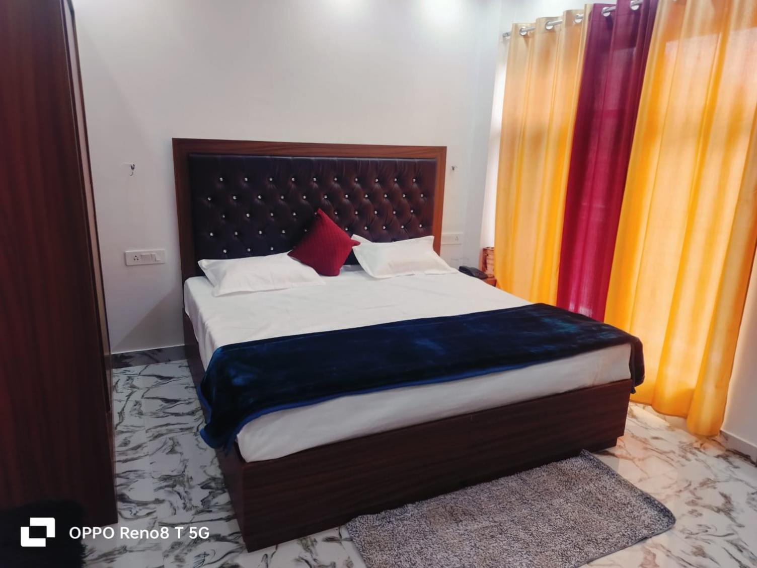 Gauri Gopal Bed & Breakfast *