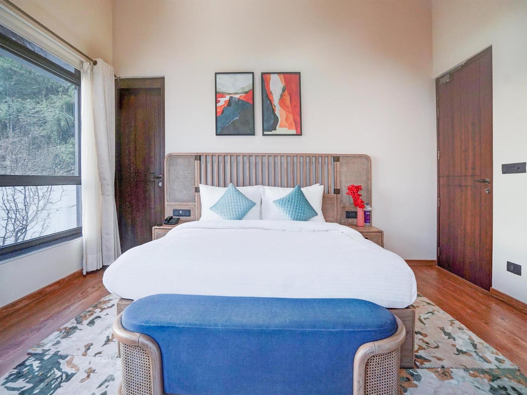 Sunday Premium 5 Bhk Mihika, Villa *