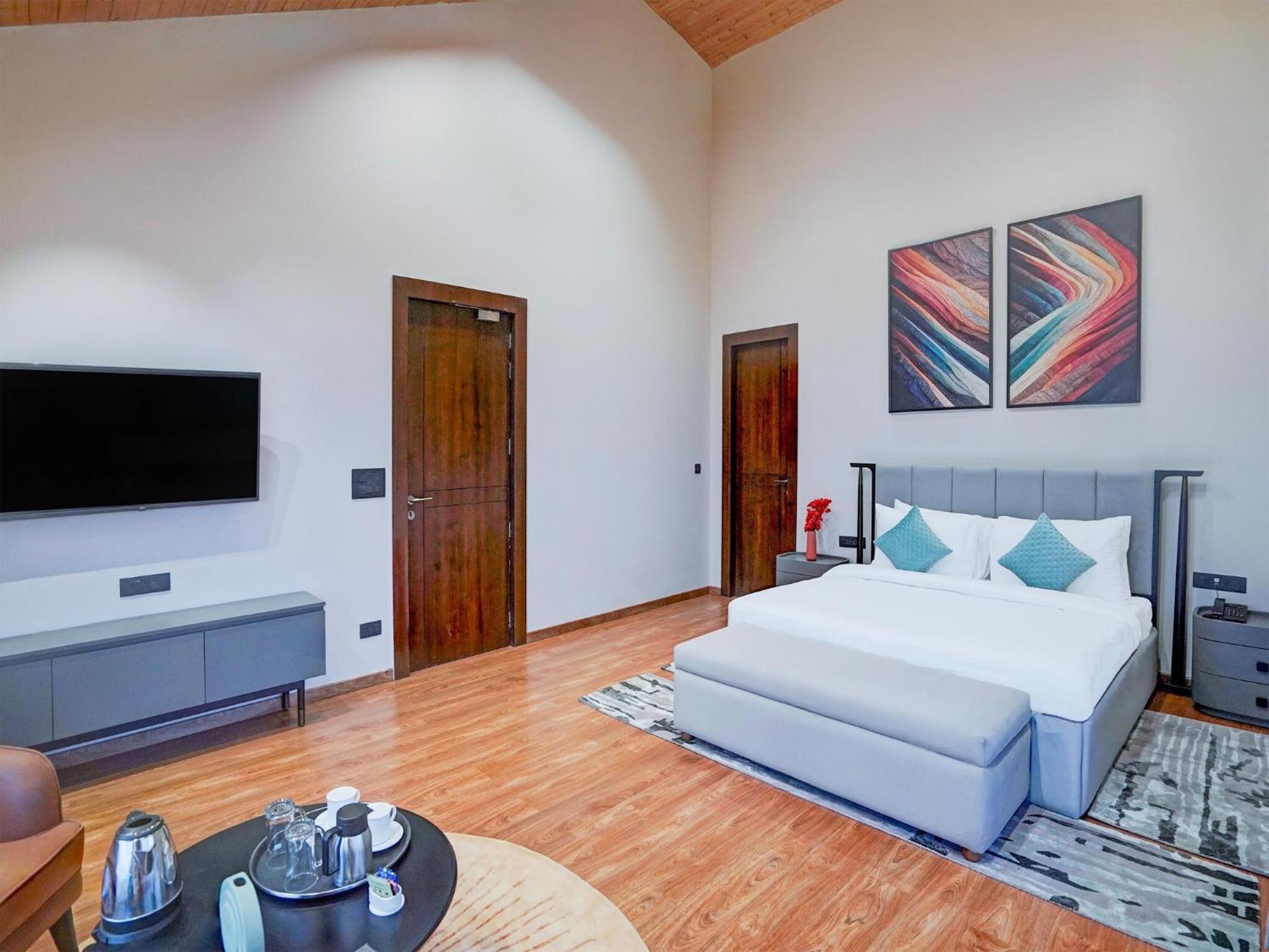 Sunday Premium 5 Bhk Mihika, Villa