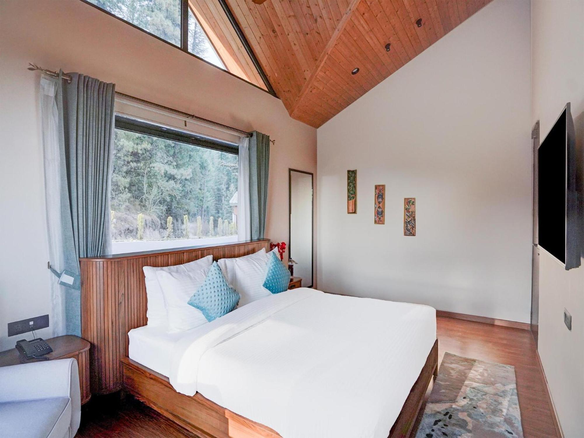 Sunday Premium 5 Bhk Mihika, Villa