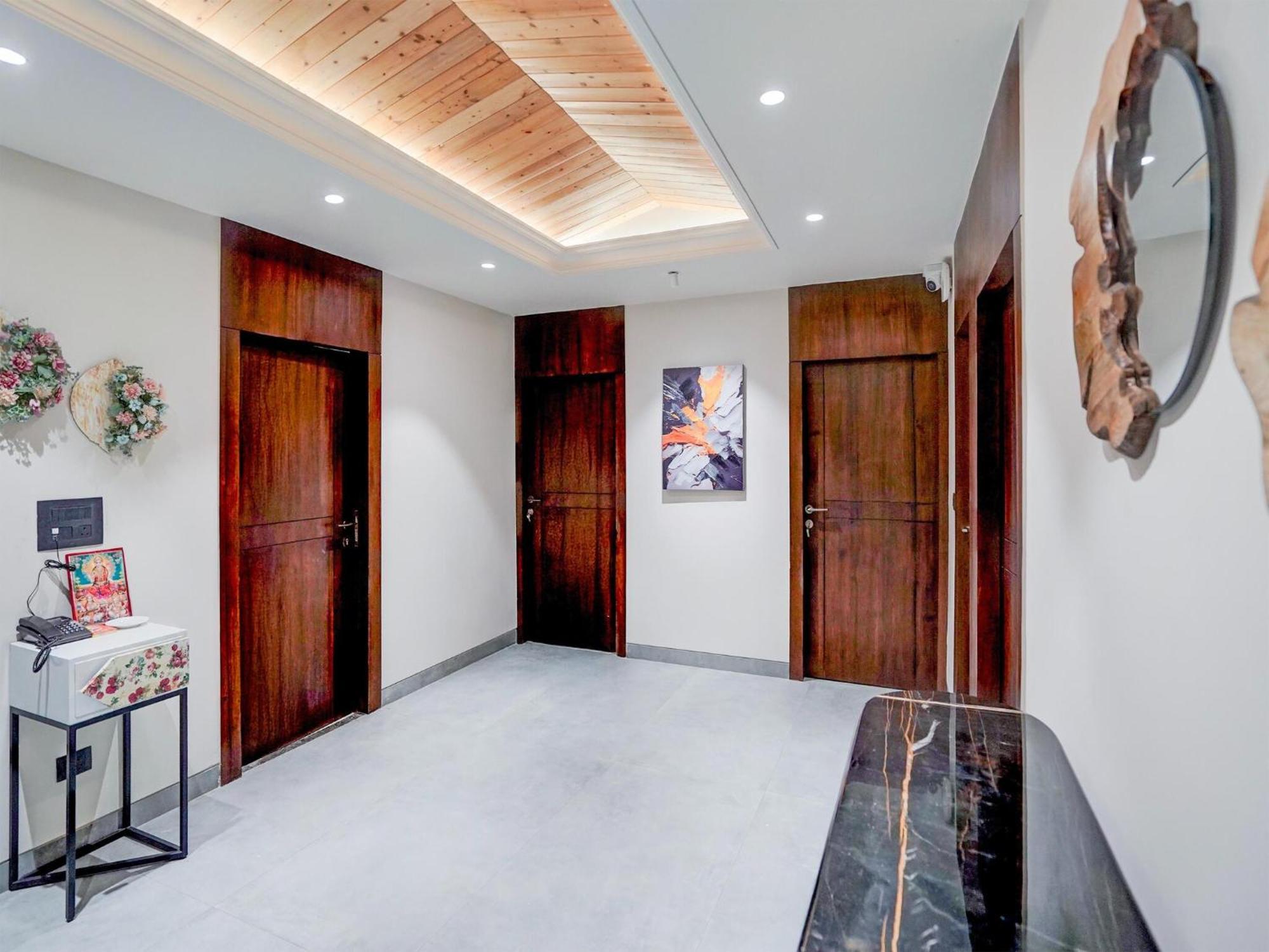 Sunday Premium 5 Bhk Mihika, Villa