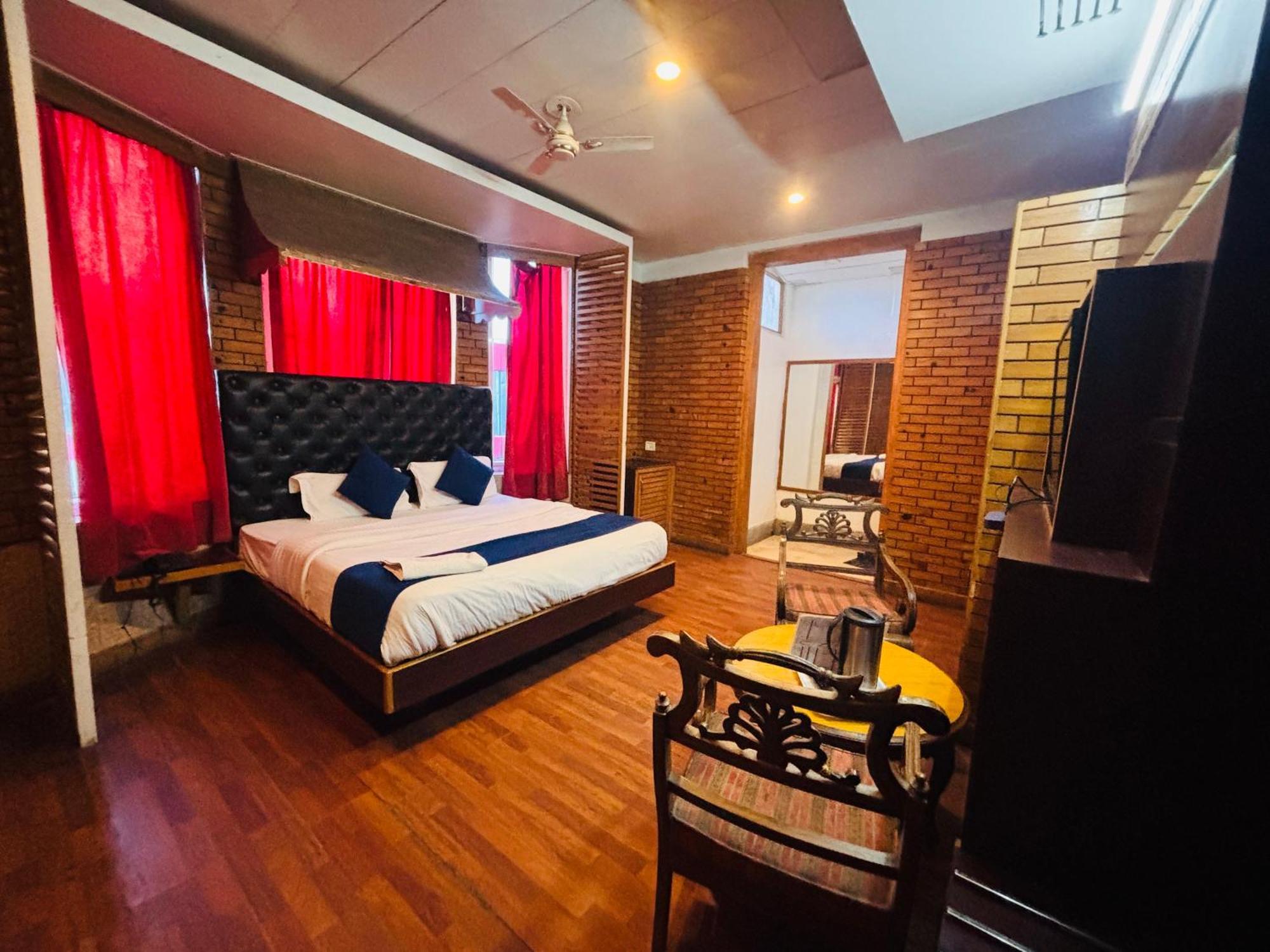 Ganga !! Near Mall Road !! Budget Friendly !!