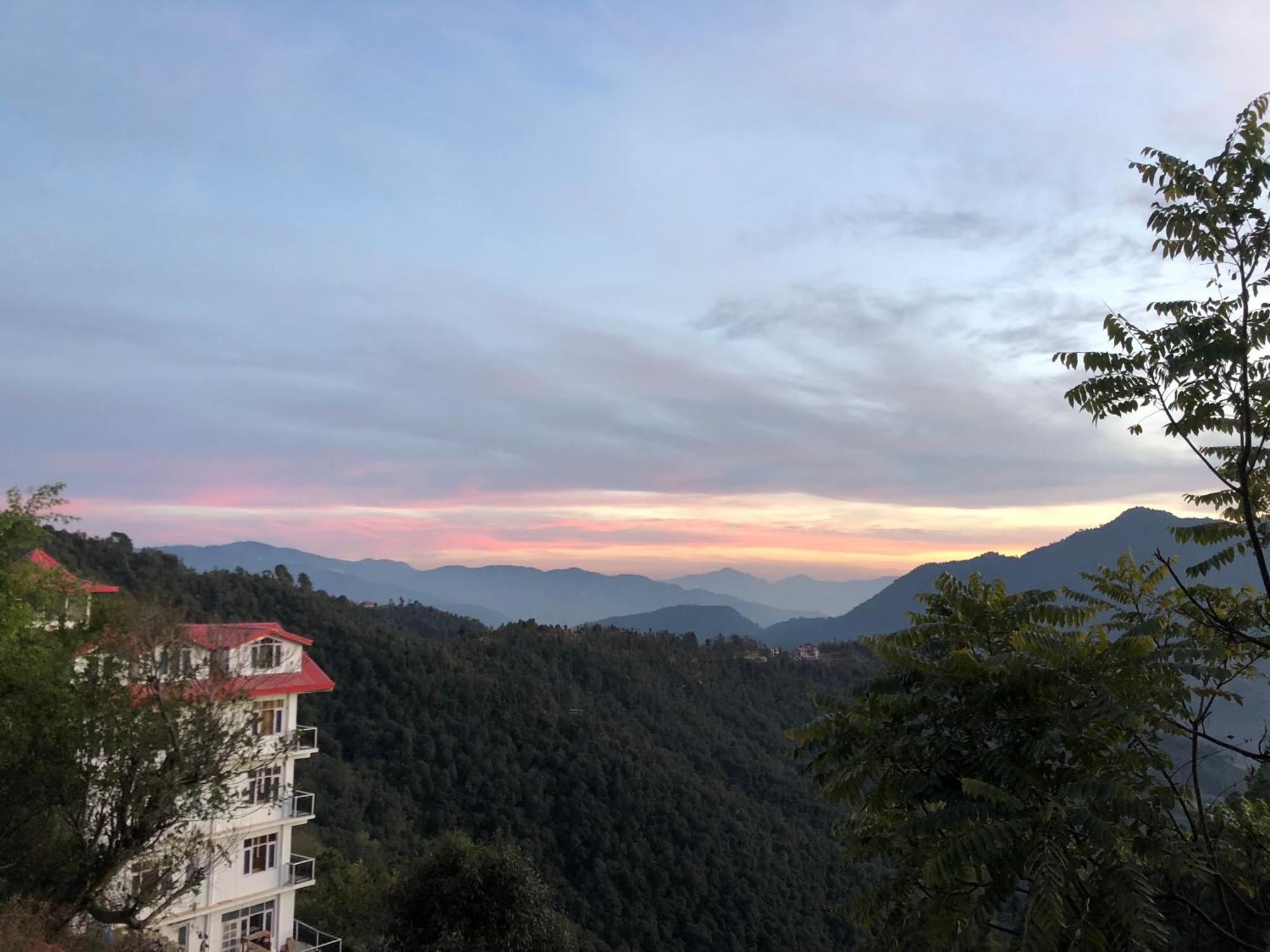 Apartment Hues & Trails Ground Zero Shimla