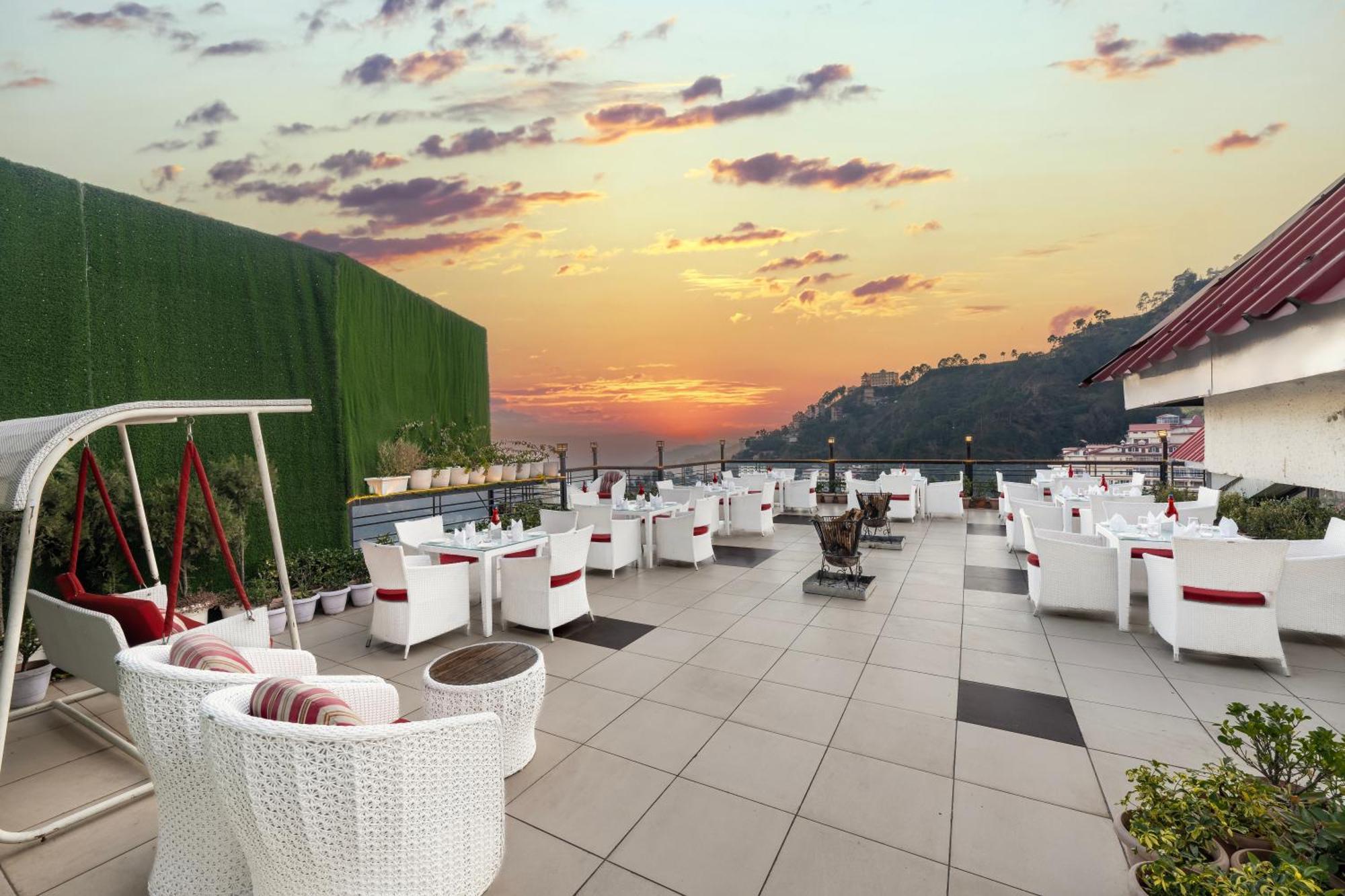 Snow Valley Hotel 4*