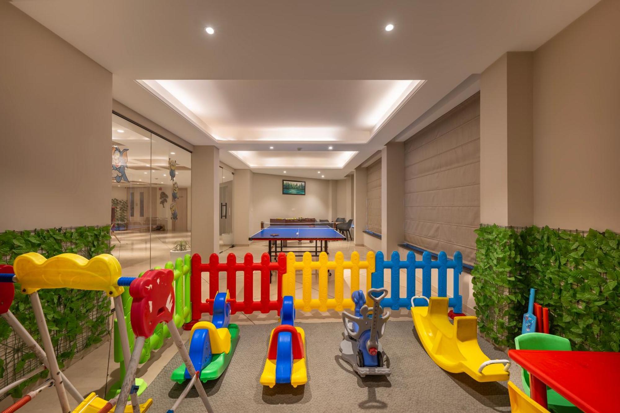 Snow Valley Heights Hotel 4*