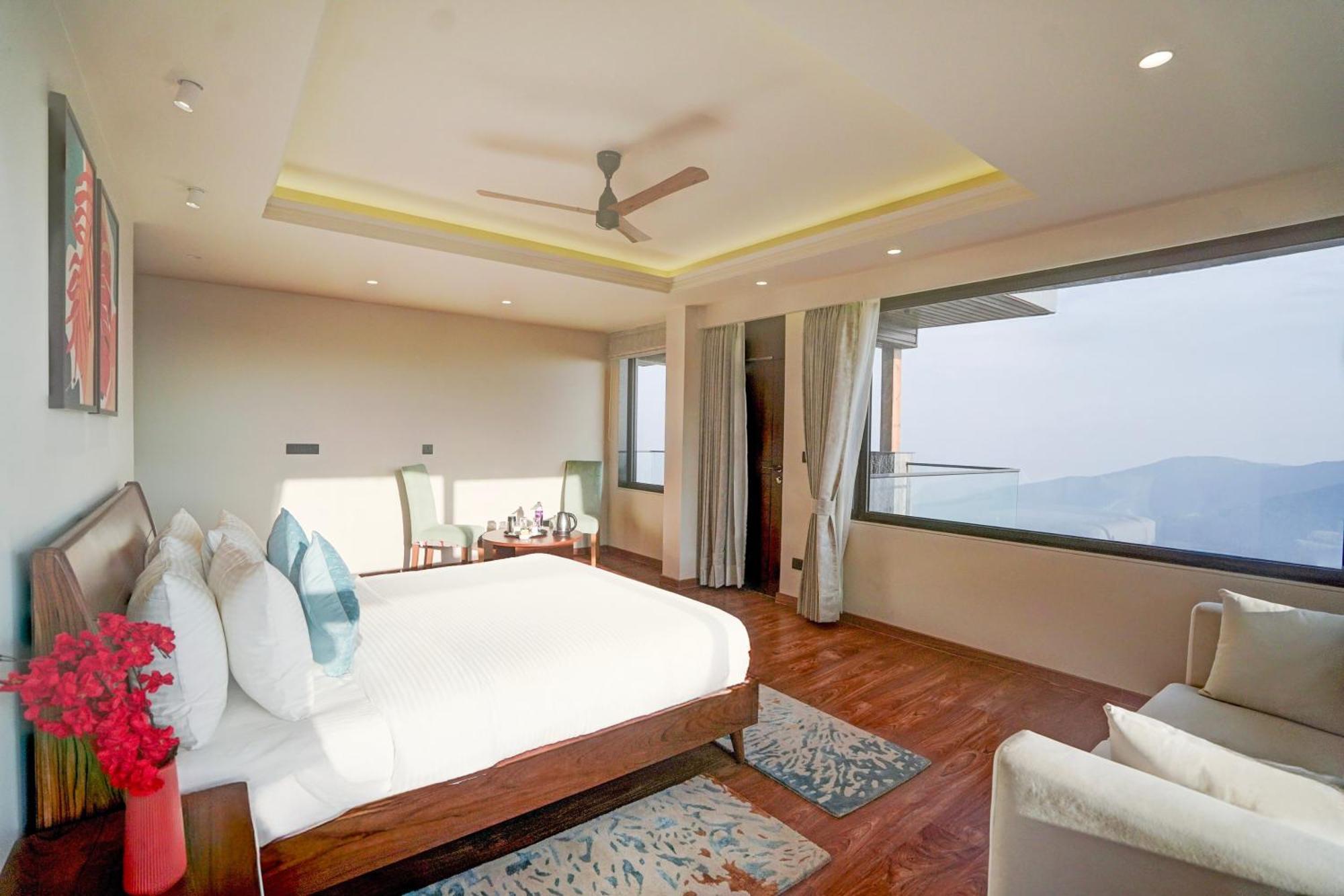 Sunday Premium 5 Bhk Mihika, Villa *