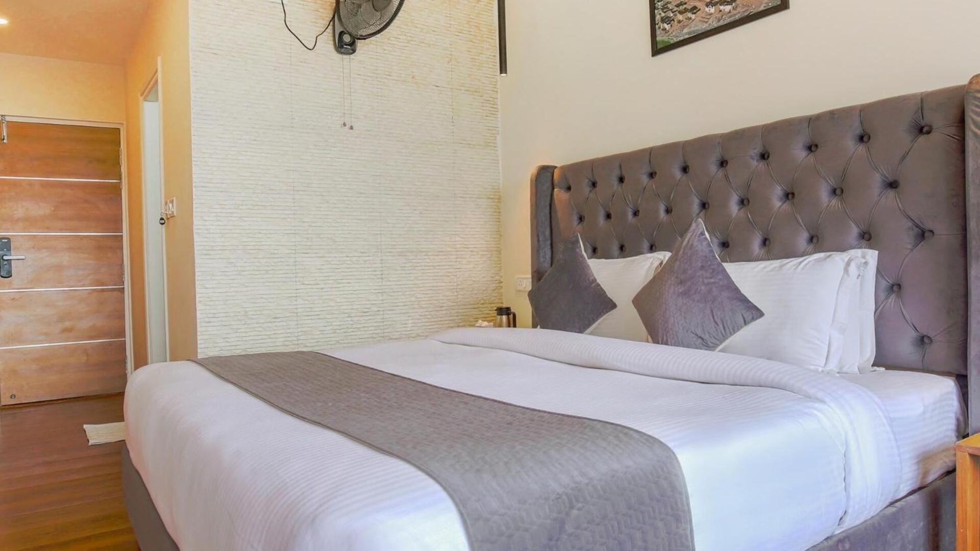Aangan Premium Hotel 3*