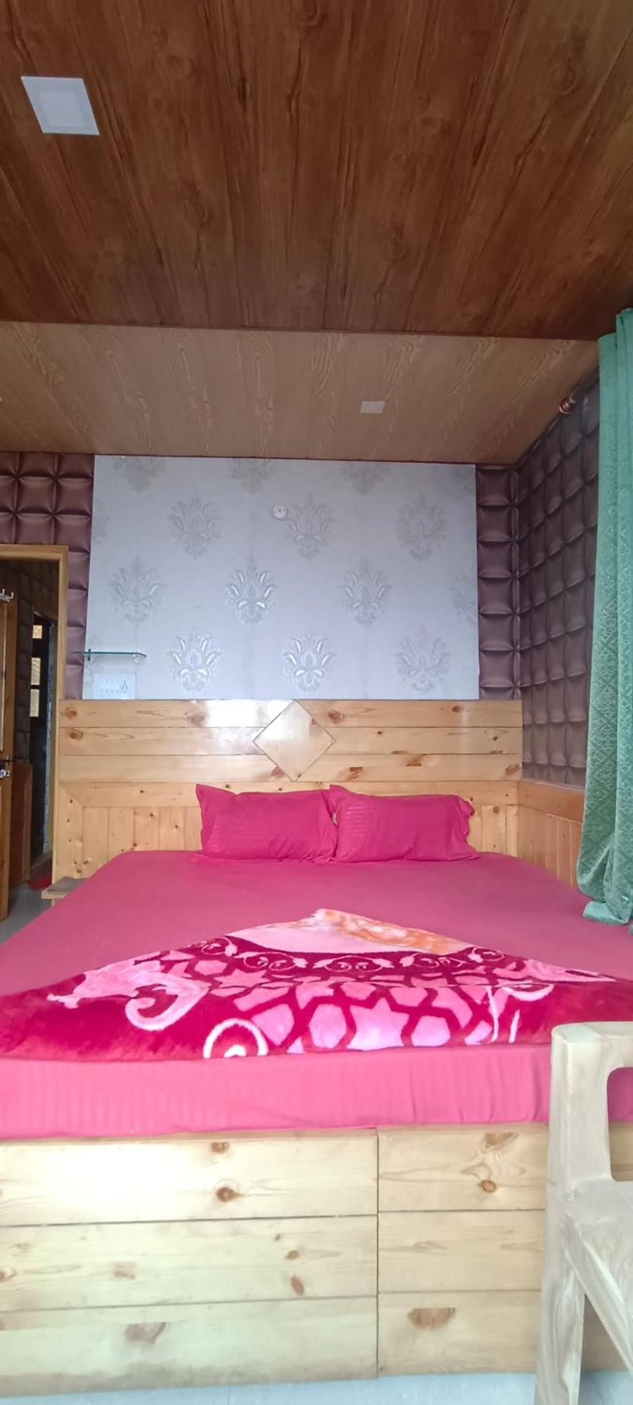 The Woods Homestay * Shimla