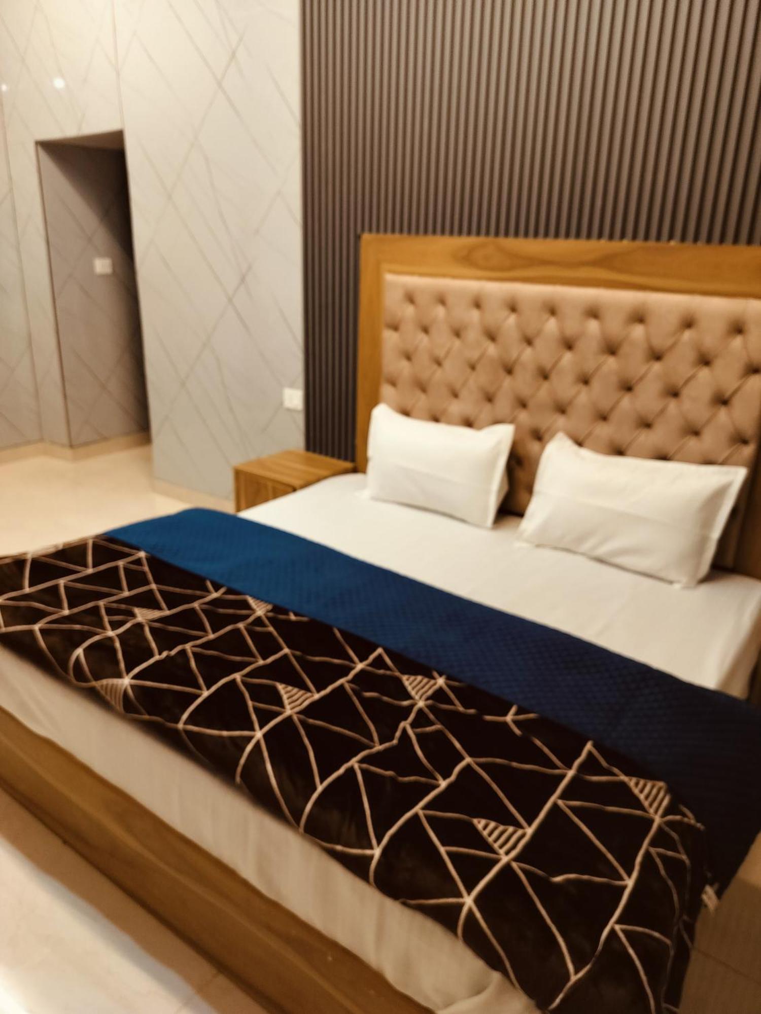 Madan Kunj Mall Road Bed & Breakfast