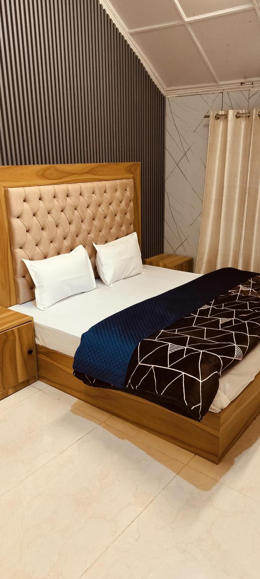 Bed & Breakfast Madan Kunj Mall Road
