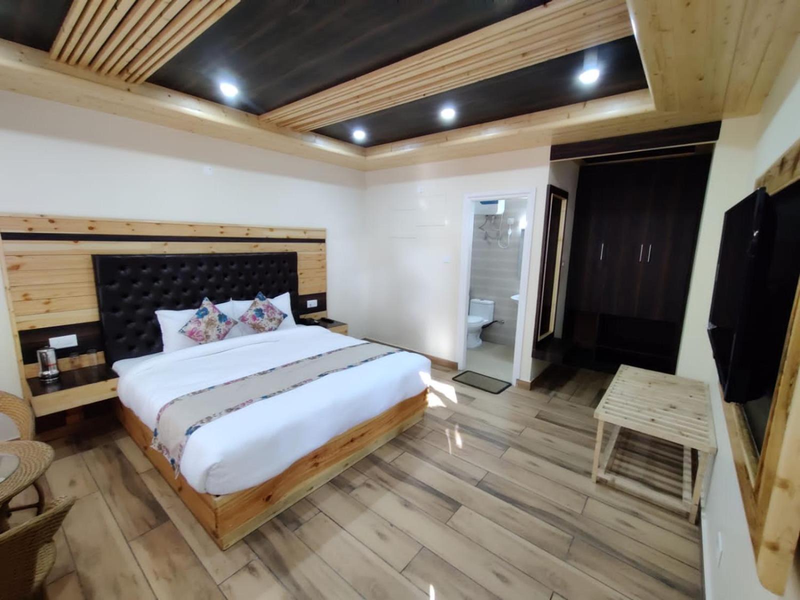 The Jakhoo Crest Bed & Breakfast Shimla