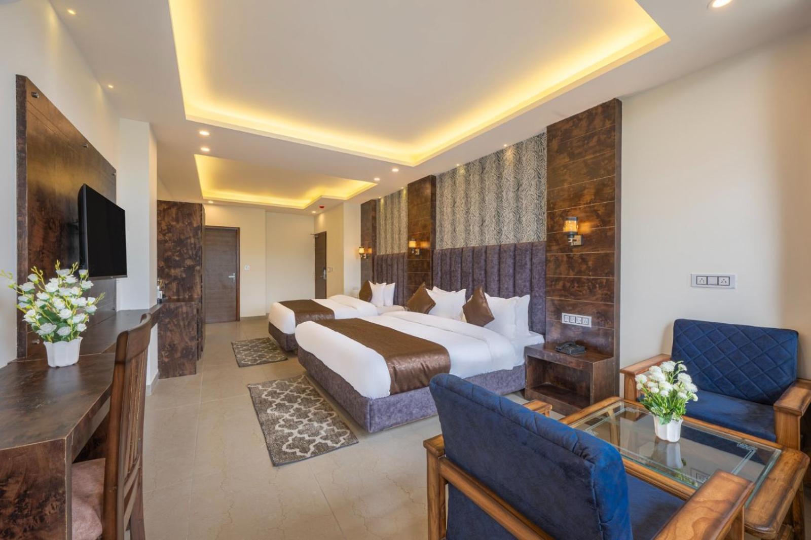 Manaw Valley Hotel 4*