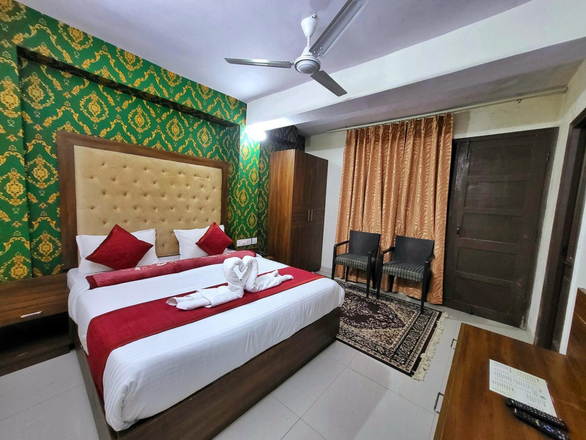 Bed & Breakfast Bay Leaf By Live
