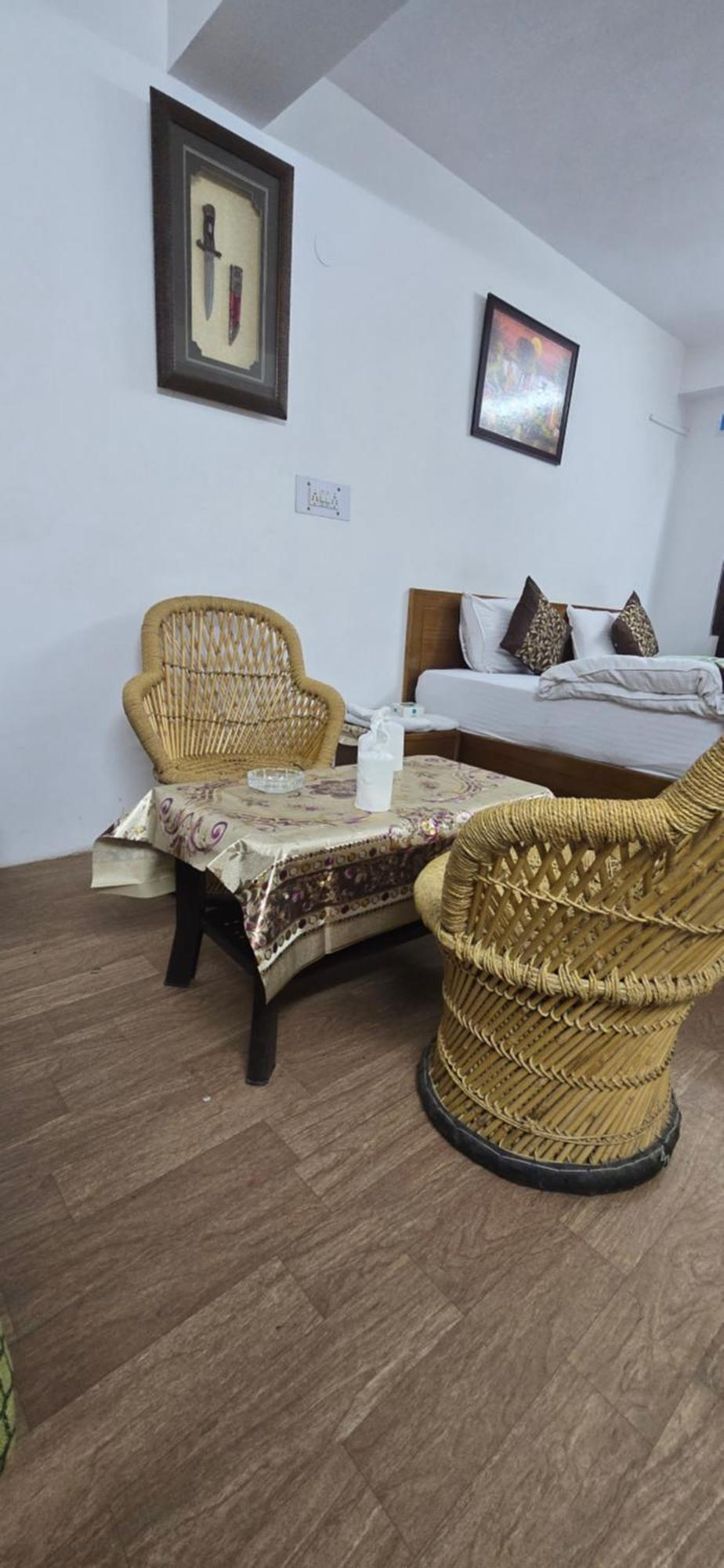 Homestay Shivani *