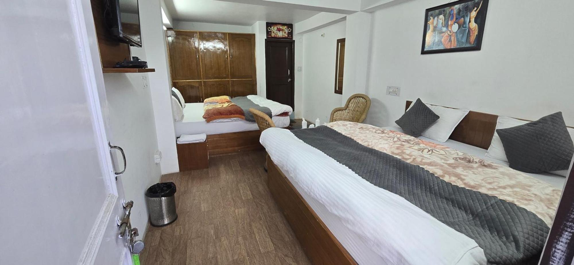 Homestay Shivani *