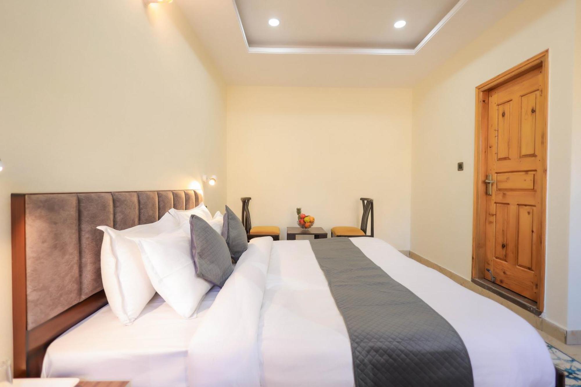 Mystic Hills Retreat Hotel