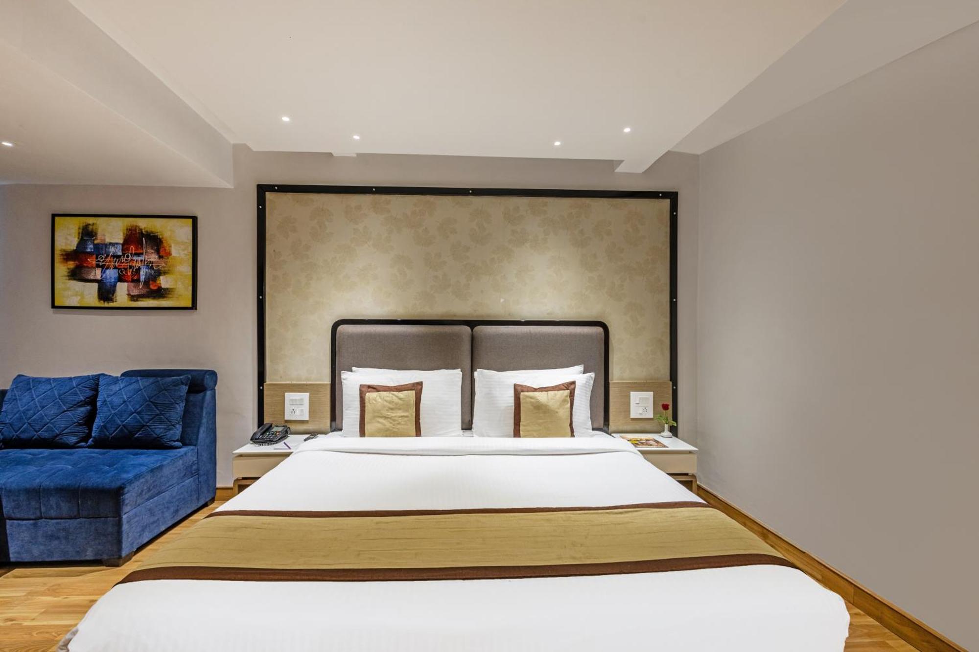 Sterling Legacy Hotel 3*