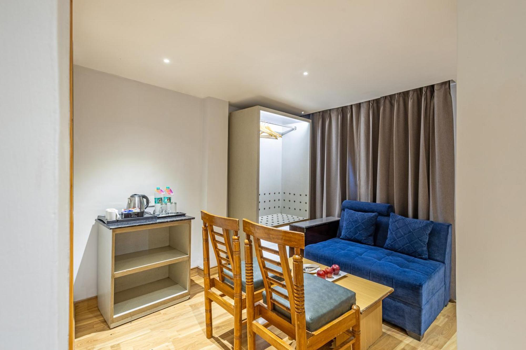 Sterling Legacy Hotel 3*