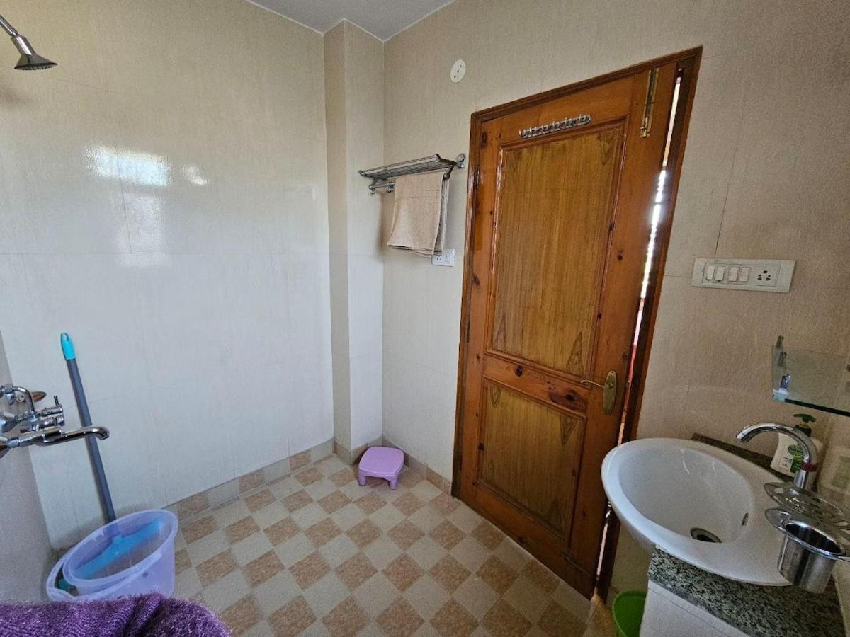 Tranquil Lippa Retreat Apartment Shimla