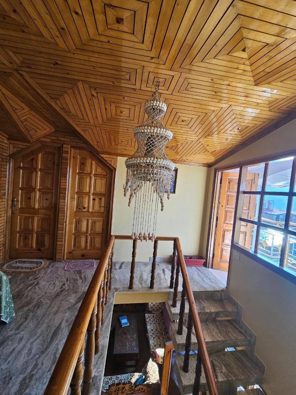 Tranquil Lippa Retreat Apartment Shimla
