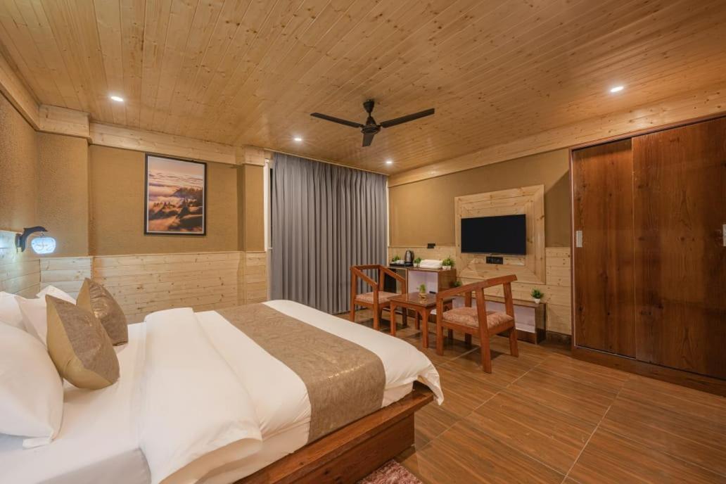 The Countryside Retreat I Vacations I Conference I Mice I Family Events I Open Air Terrace I Sky Bonfire I Kufri By Exotic Hotel 3*