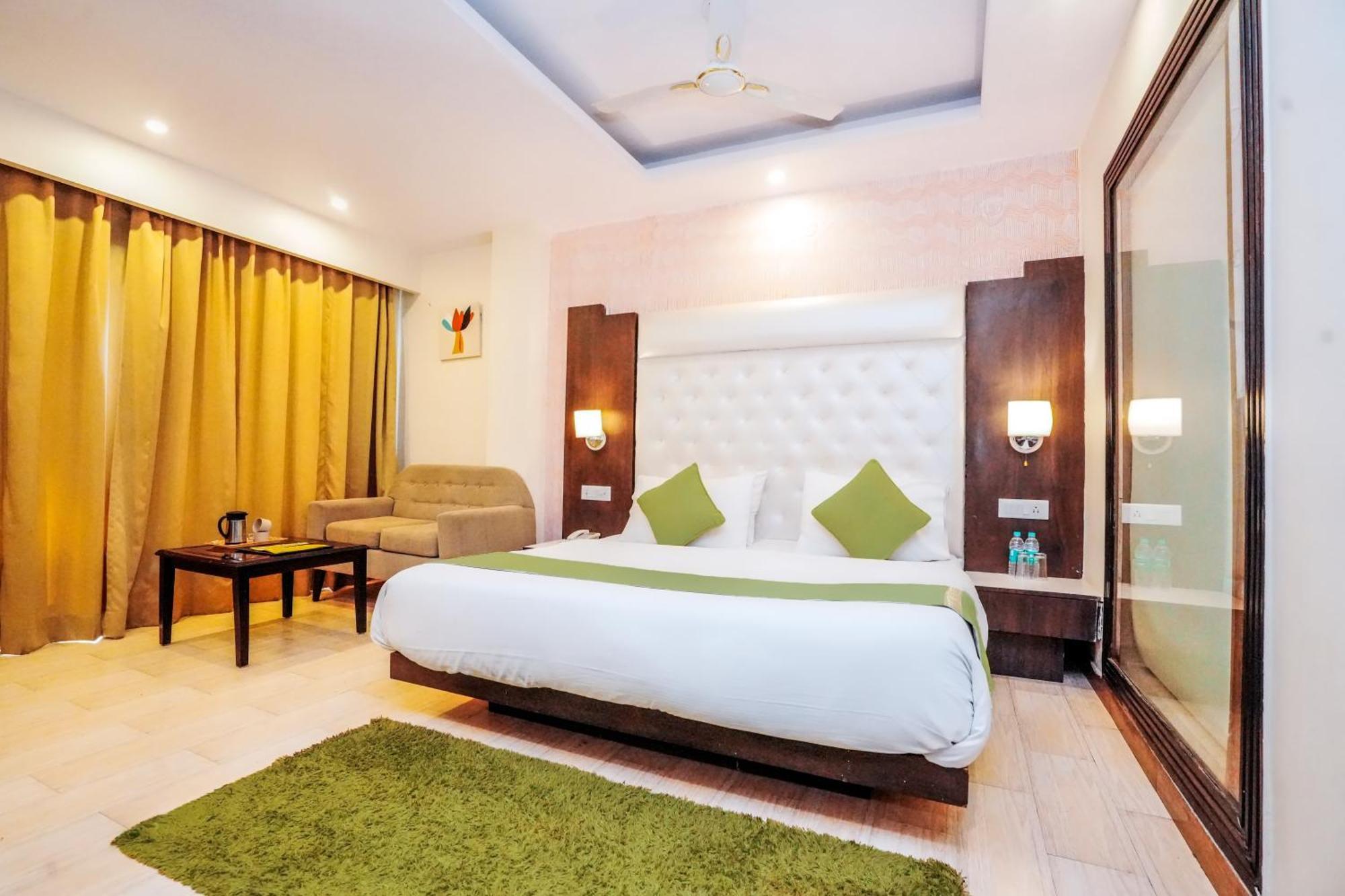 Nature Valley View Mashobra !! Luxury Choice !! Gaming Zone !! Open Terrace !! Big Parking Hotel 4*