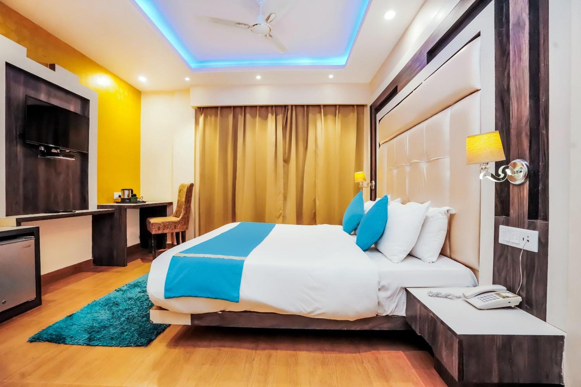 Nature Valley View Mashobra !! Luxury Choice !! Gaming Zone !! Open Terrace !! Big Parking Hotel