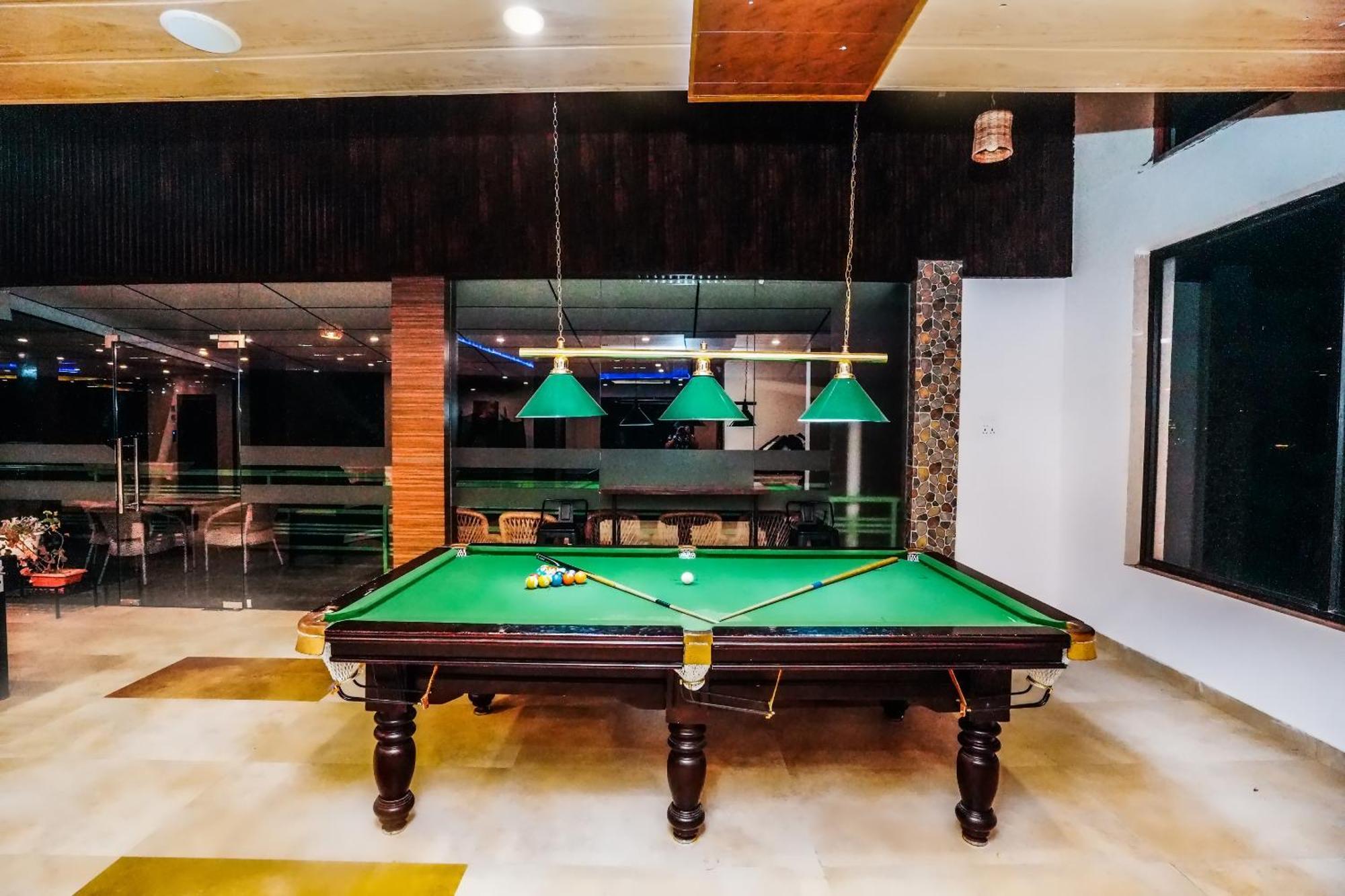 Nature Valley View Mashobra !! Luxury Choice !! Gaming Zone !! Open Terrace !! Big Parking Hotel 4*