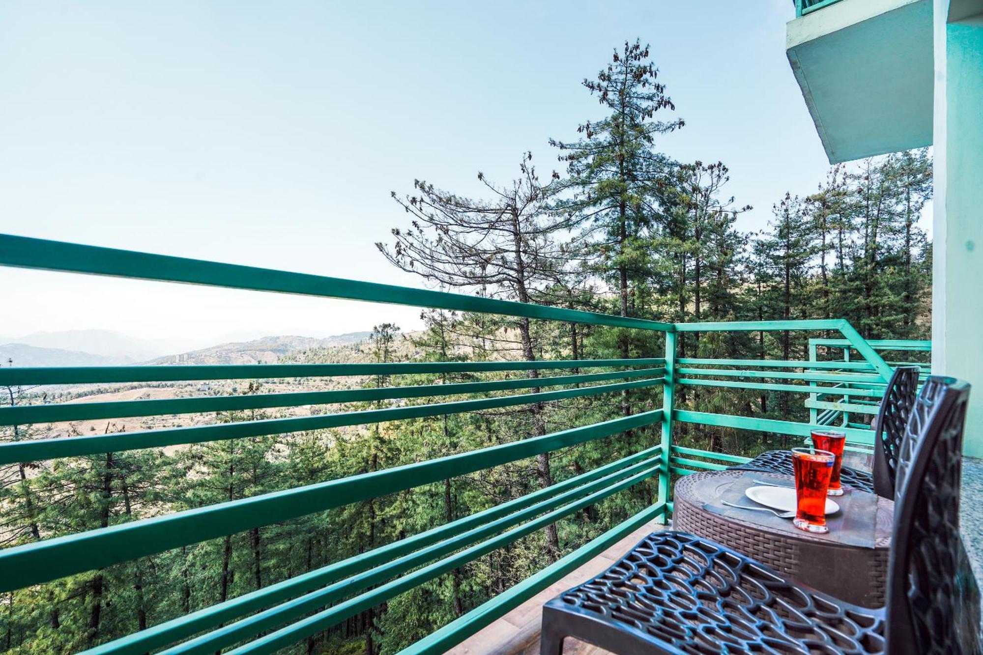 Nature Valley View Mashobra !! Luxury Choice !! Gaming Zone !! Open Terrace !! Big Parking Hotel Shimla