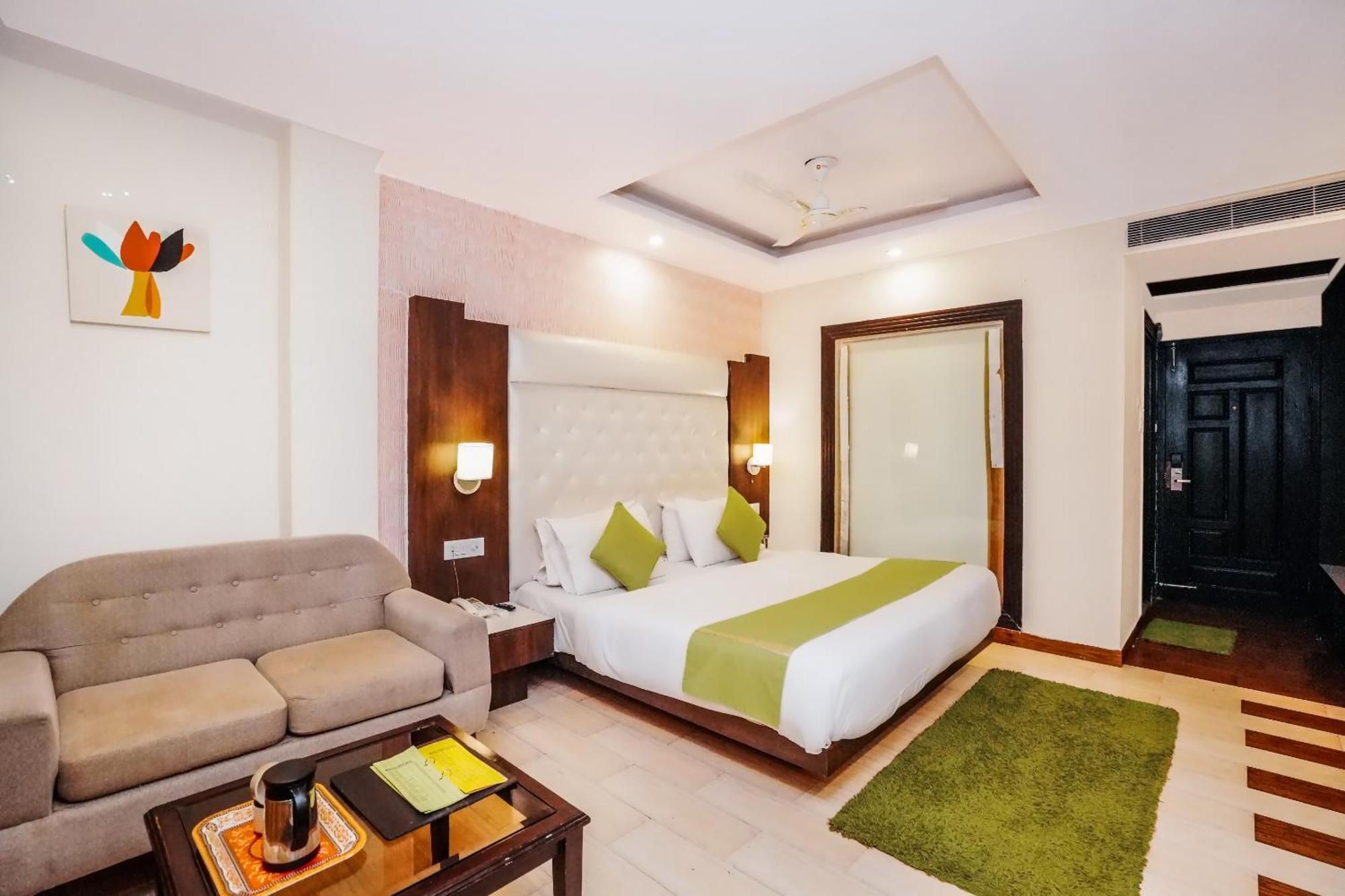 Nature Valley View Mashobra !! Luxury Choice !! Gaming Zone !! Open Terrace !! Big Parking Hotel 4*