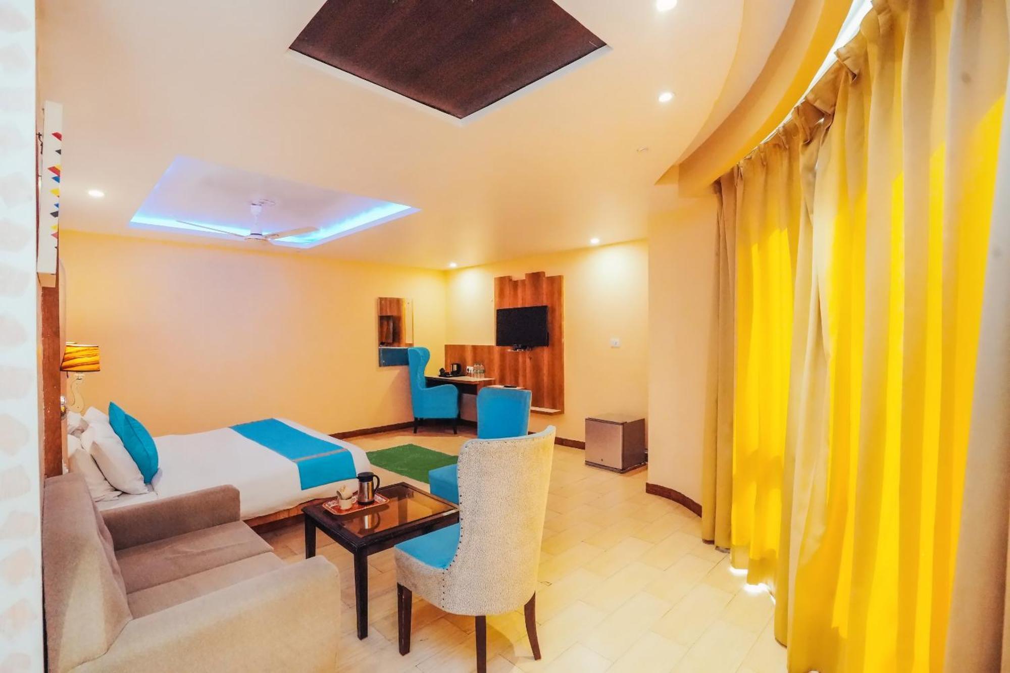 Nature Valley View Mashobra !! Luxury Choice !! Gaming Zone !! Open Terrace !! Big Parking Hotel 4*