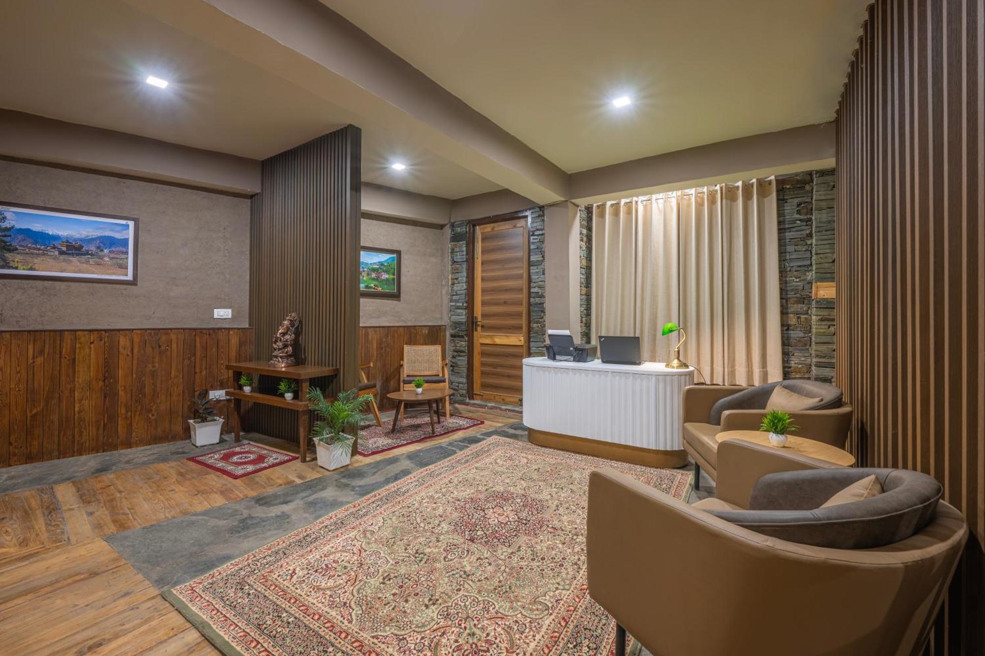 Hotel Wood Winds - A Valley View Shimla