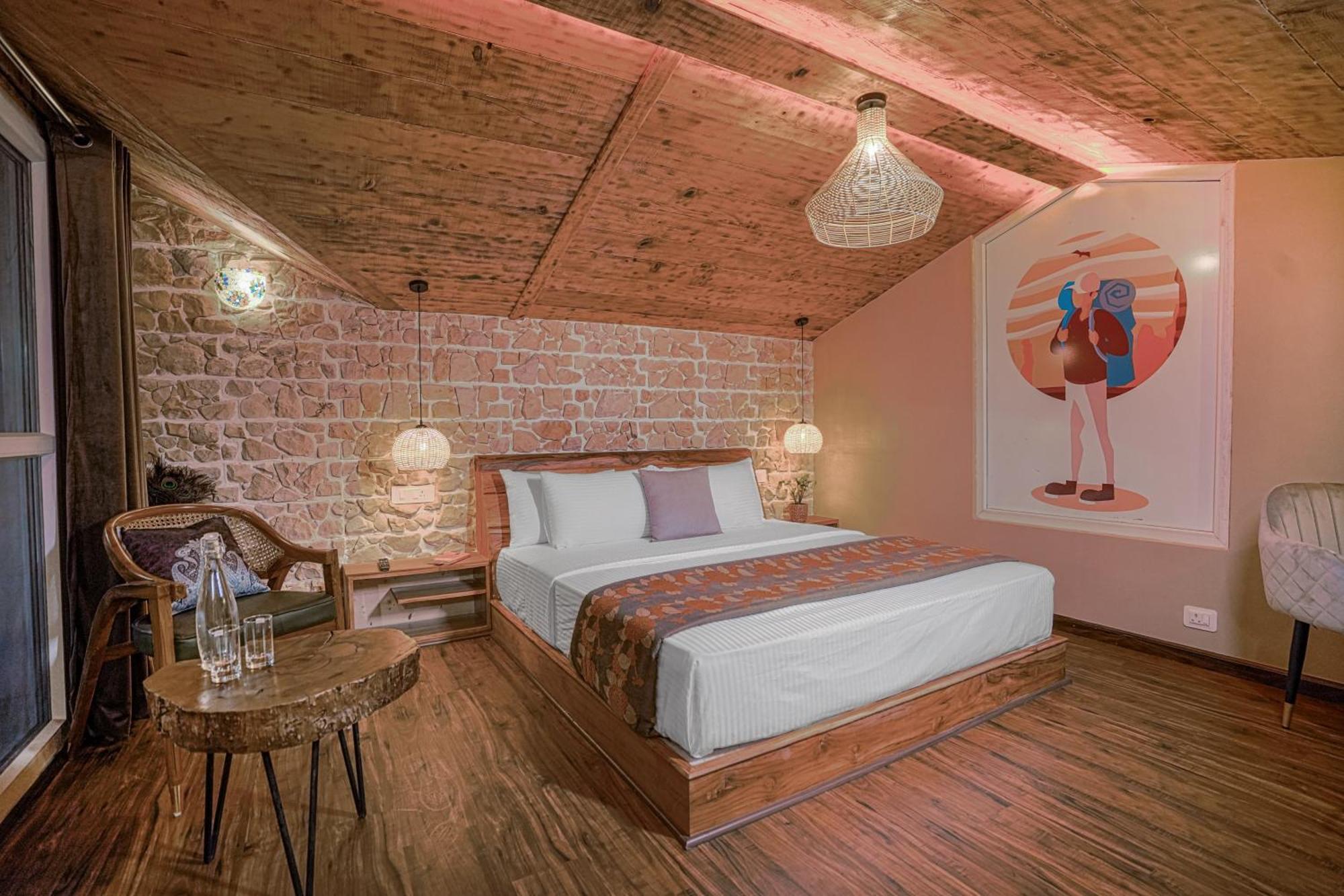 Bed & Breakfast Saanjh - The Musical Sunset