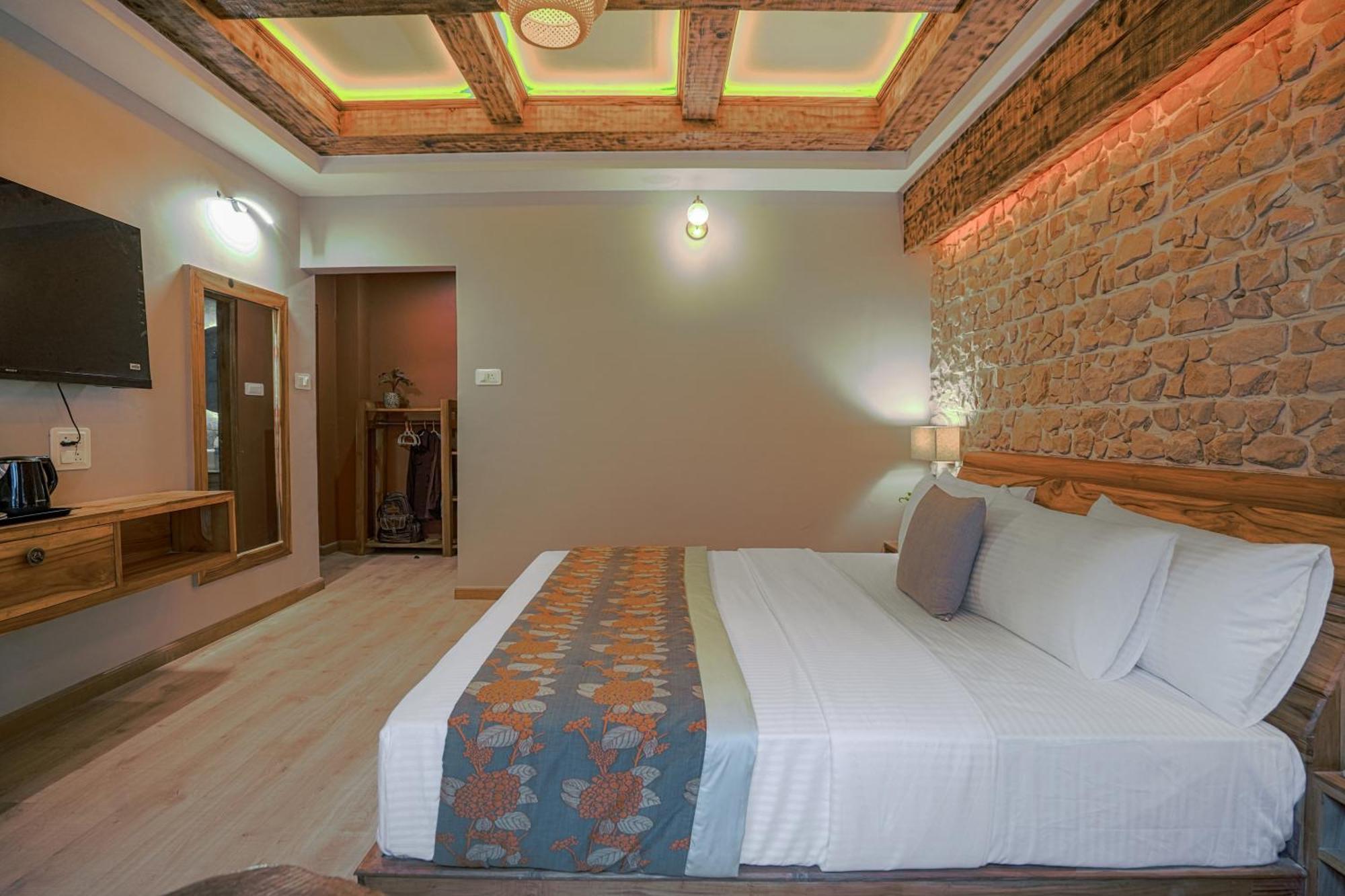 Bed & Breakfast Saanjh - The Musical Sunset