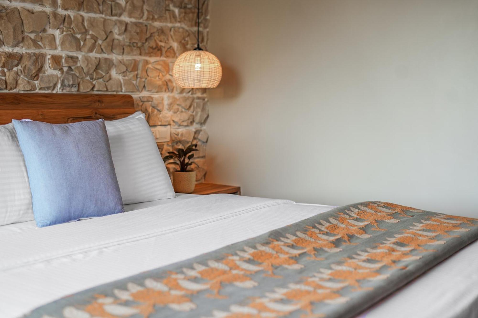 Bed & Breakfast Saanjh - The Musical Sunset *