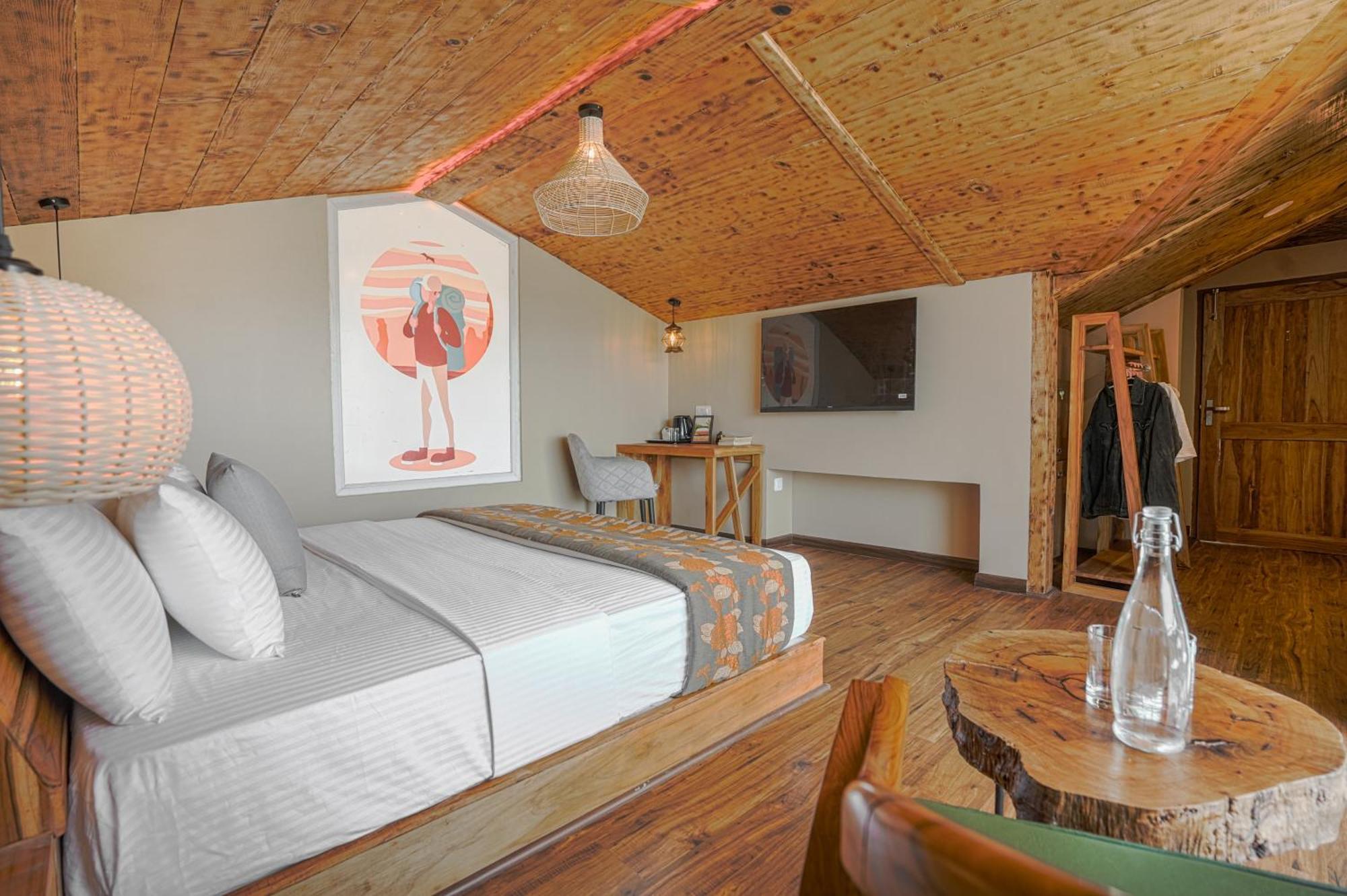 Bed & Breakfast Saanjh - The Musical Sunset
