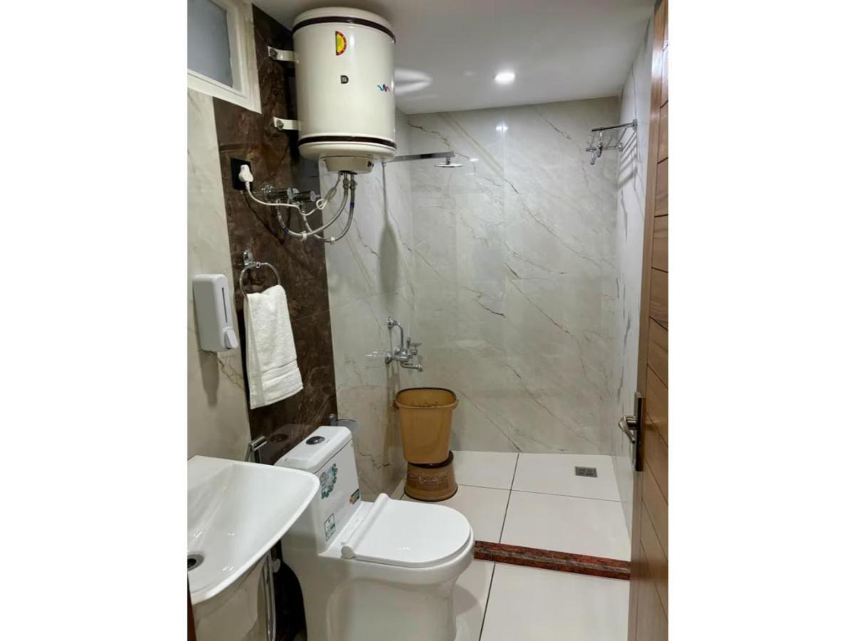Jakhu Heights 3*