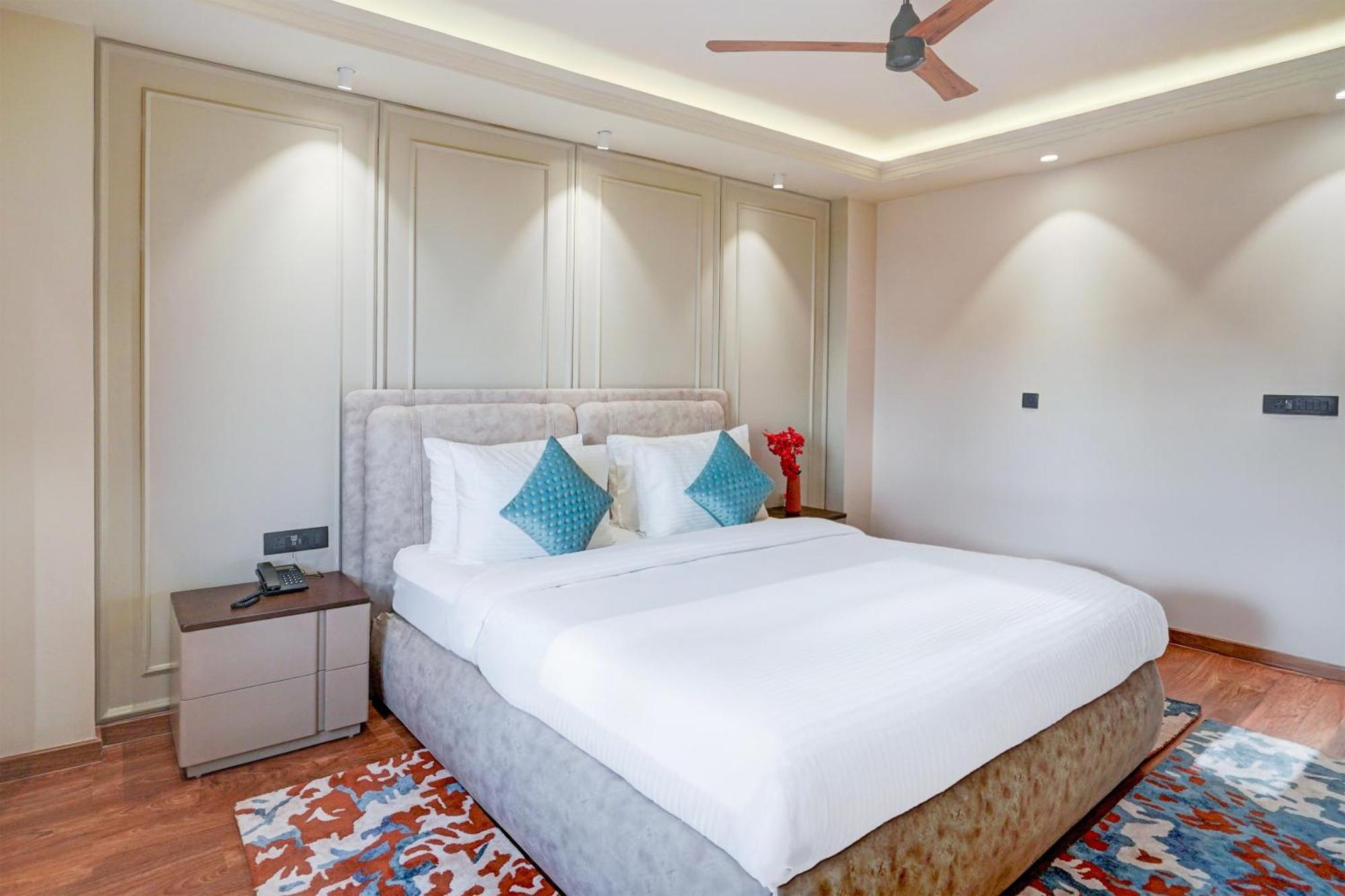 Sunday Premium 5 Bhk Mihika, Villa *